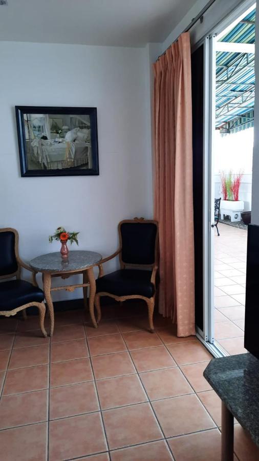 Swiss Food Restaurant And Room For Rent Pattaya Exterior foto