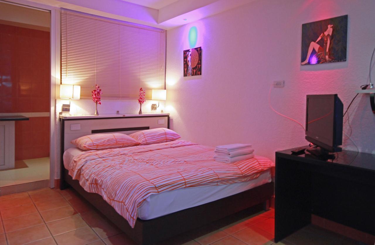 Swiss Food Restaurant And Room For Rent Pattaya Exterior foto