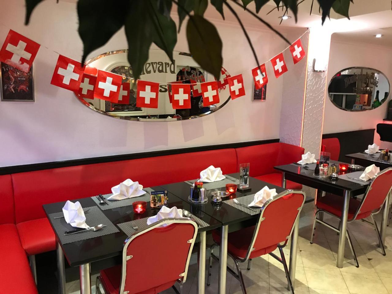 Swiss Food Restaurant And Room For Rent Pattaya Exterior foto